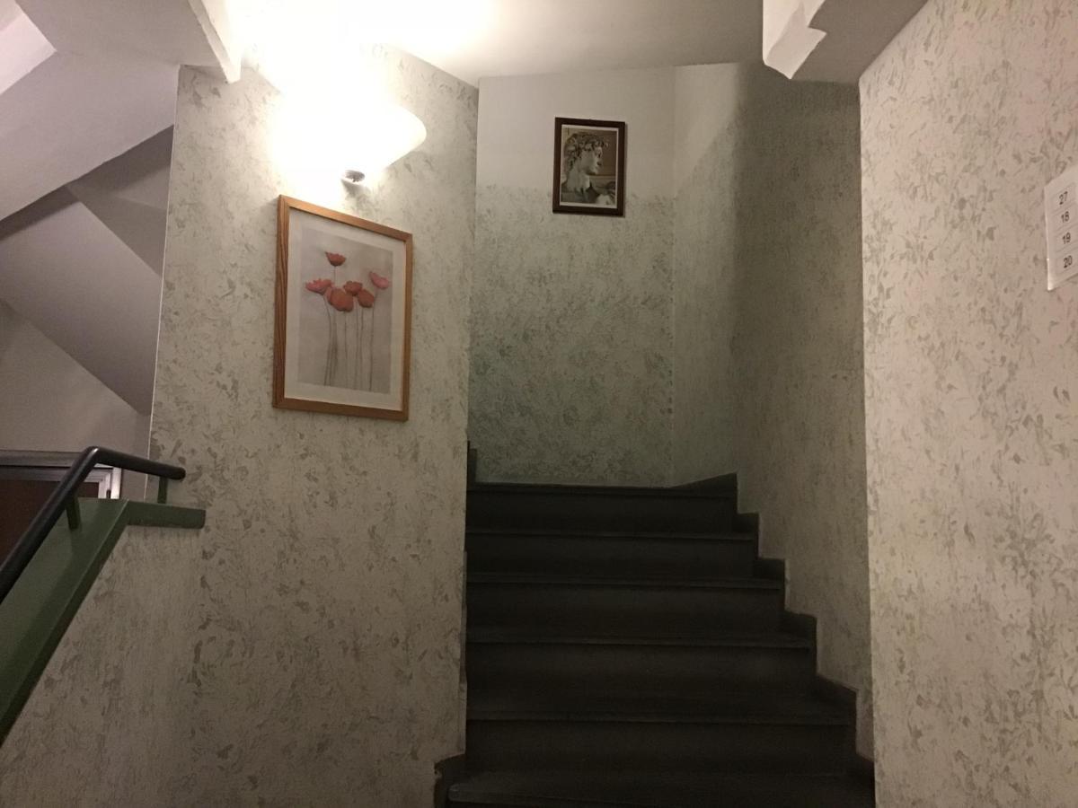 Random At Our Choice Located In Palazzo Rosselli 55 Apartment